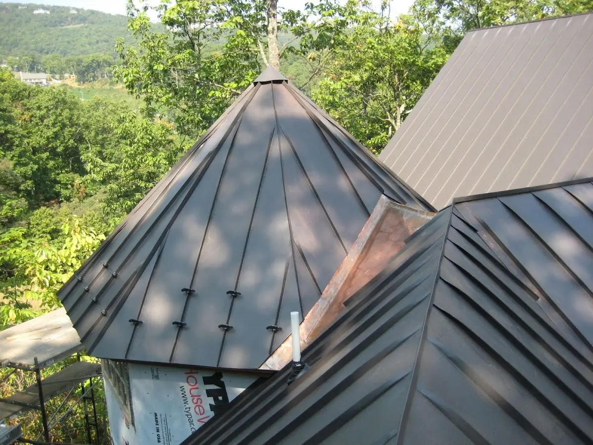 Professional Roof Tarp Installation by Craftsman Roofing in Moe